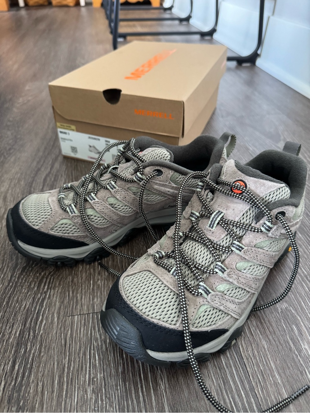 NWT Merrell Moab 3 Women’s Hiking Shoes